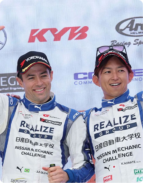NISMO車(chē)手合影
